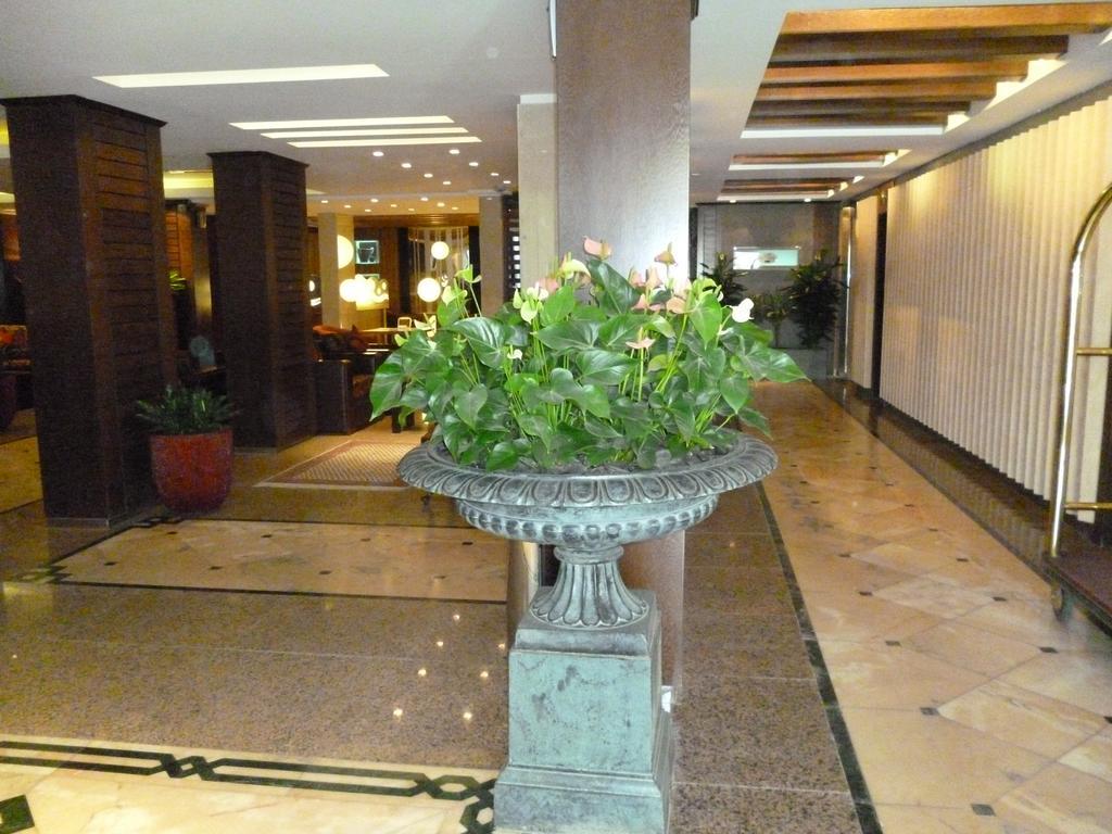 Al Bustan Hotel Doha Eksteriør billede