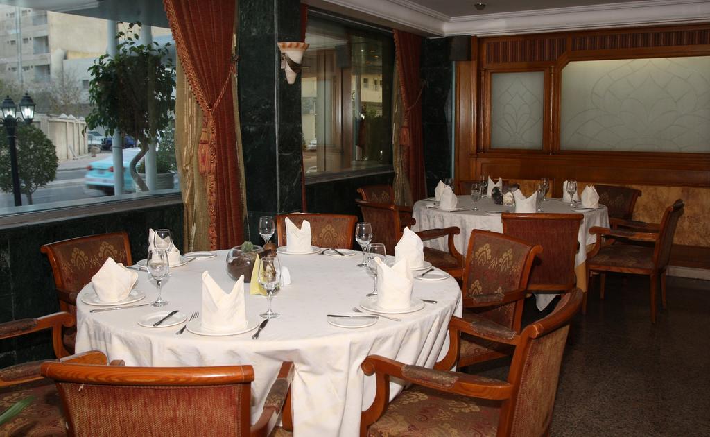 Al Bustan Hotel Doha Eksteriør billede